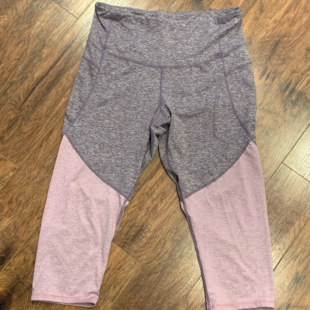 Women’s Athletic Capris with side cell phone pocket, Champion size XL